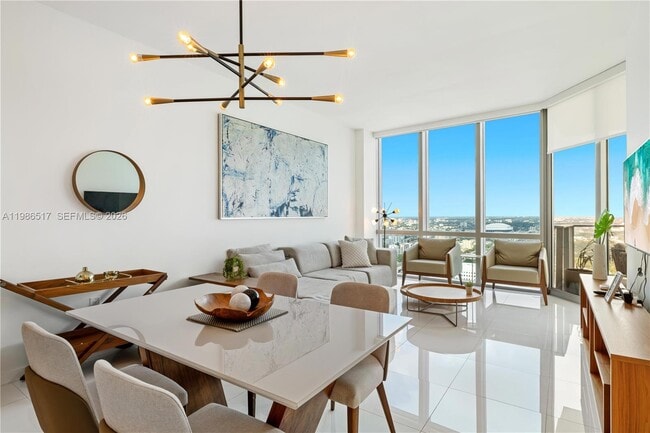 Photo - 851 NE 1st Ave Unidad 4206