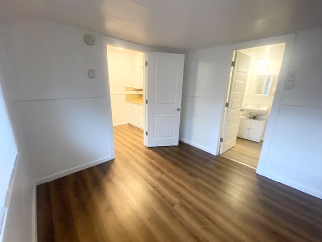 Photo - 9762 N River Rd Unit 6