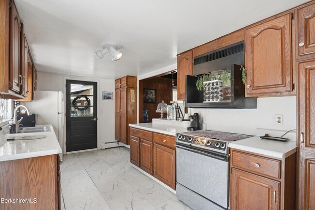 Photo - 9 Lincoln St