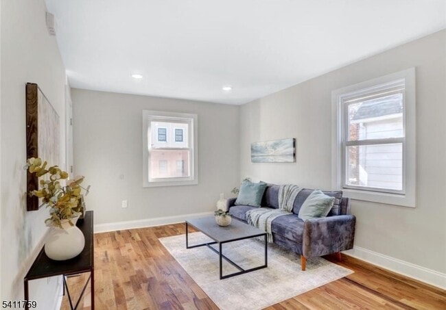 Photo - 495 S Clinton St