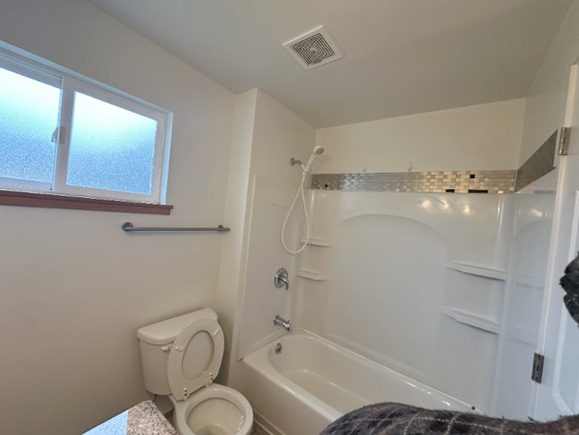 Photo - 2324 Walnut St