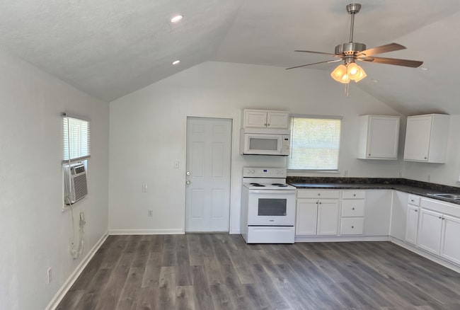 Photo - 2702 S Brown Ave