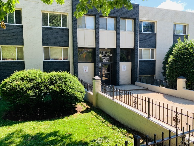 Building Photo - 3030 30th St SE Unit 215 Rental