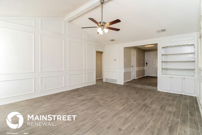 Photo - 4104 Firethorn Dr