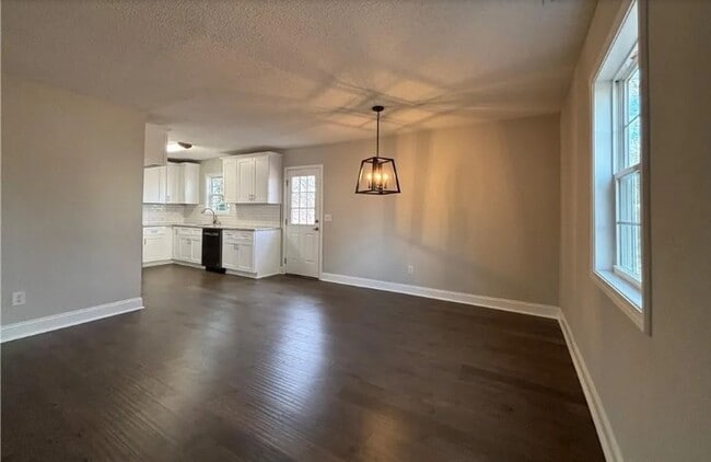 Photo - 2865 Laguna Ave