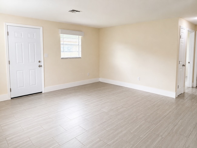 Photo - 2 Bedroom Duplex - Annual Rental in East Naples