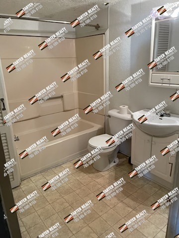 Photo - 533 W Franklin St