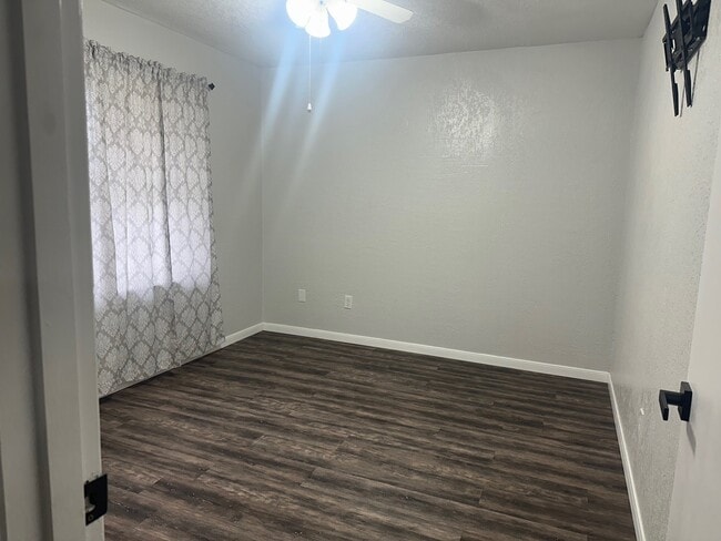Photo - 208 Walnut St