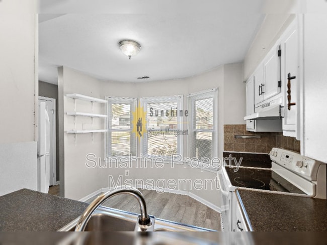 Photo - 5121 Radcliff Cir