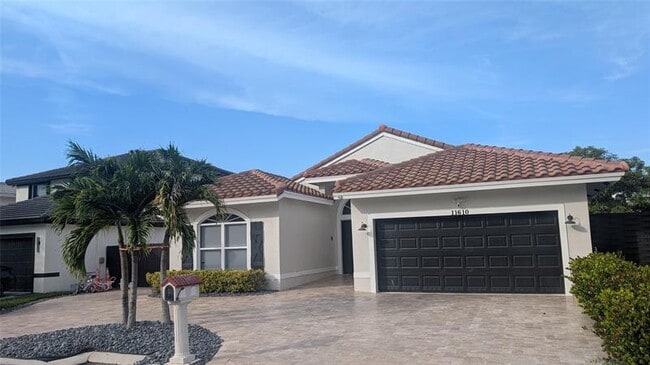 Photo - 11610 SW 12th St House