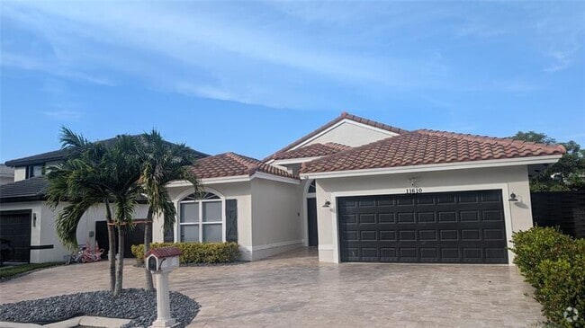 Building Photo - 11610 SW 12th St Rental