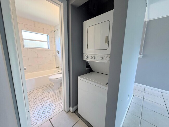 Photo - 815 2nd St Unit 3