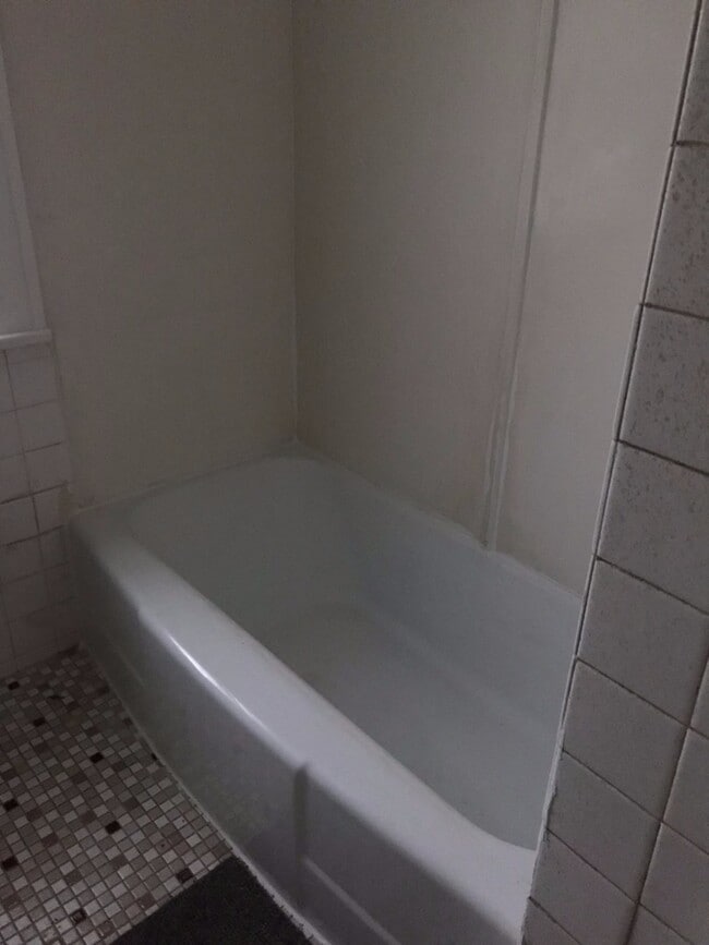 Photo - 5 Bedrooms 1.5 baths house