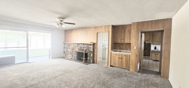 Photo - 5 bed 2.5 bath Single Story With 3 CAR Gar...