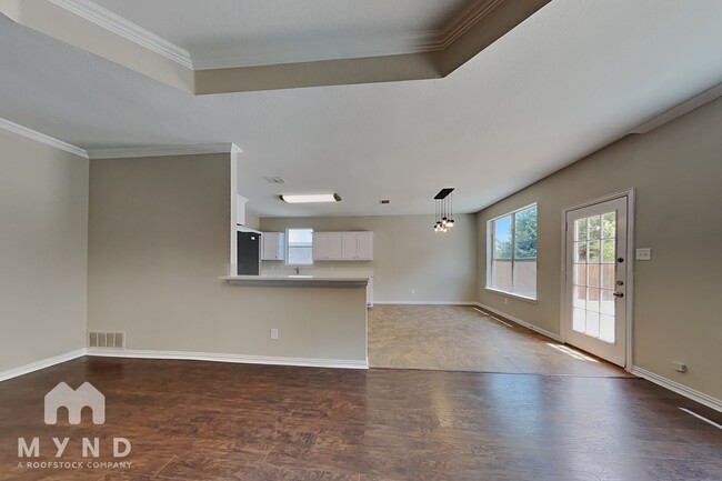 Photo - 2213 Creek Side Dr