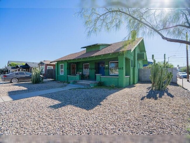 Photo - 1001 E Garfield St