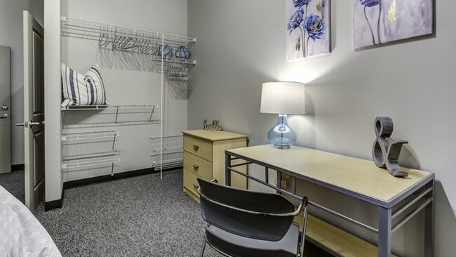 El Icono Apartamentos - Gateway on Grand