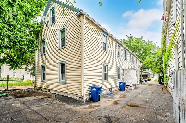 Photo - 2036 Lark St Unidad 1