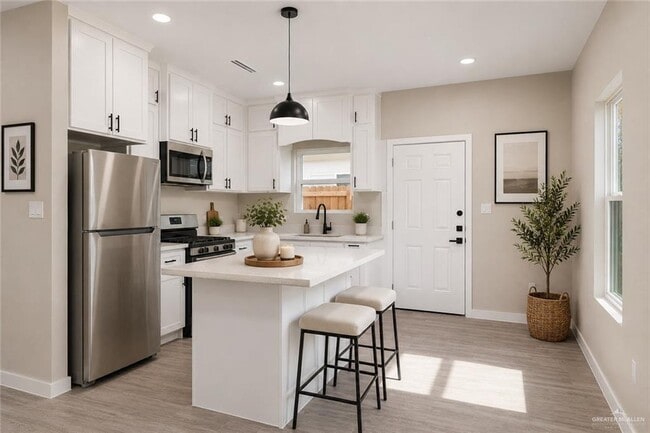 701 N Emerald Ave Unit 4
