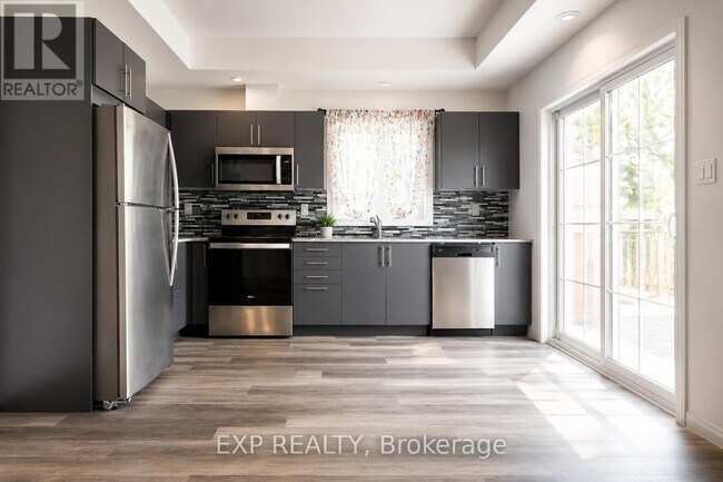 Photo - 205 W Oak Trl