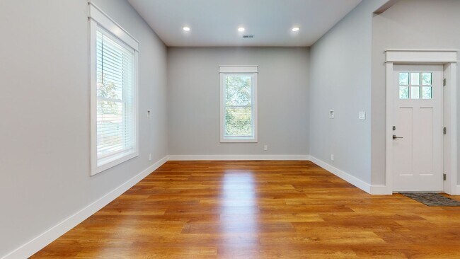 1401 Forest Ave