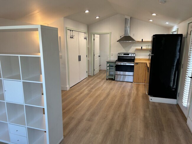 Photo - Amazing Super Cute Stand-Alone Studio in Benicia