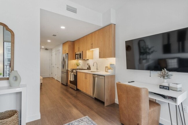 Photo - 1212 Demonbreun St Unidad 1106