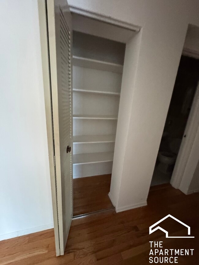 Photo - 6250 N Kenmore Ave Unit 305