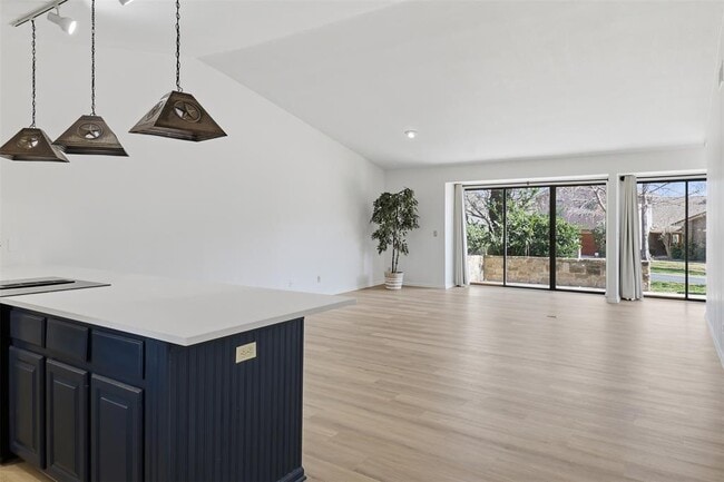 Photo - 100 Bay Point Dr