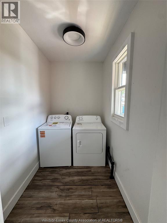 Photo - 934 Gladstone Ave