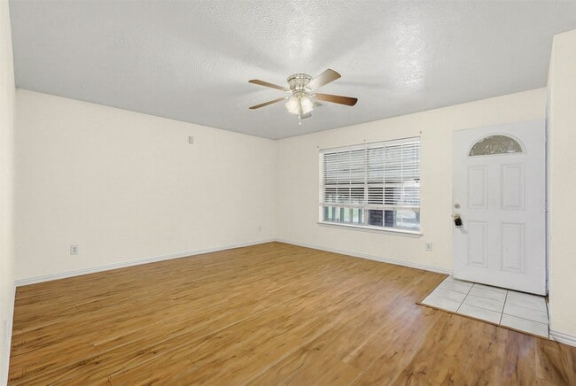 Photo - 703 Overbluff St