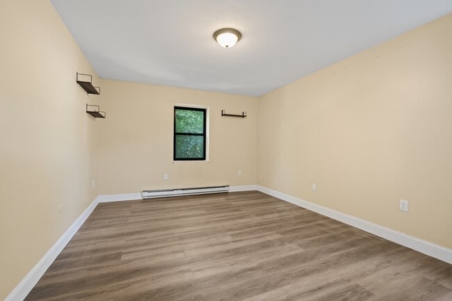 Photo - 417 Boulevard