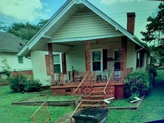 Building Photo - 14 Iselin St Rental