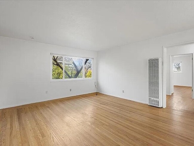 Photo - 610 Santa Clara Ave