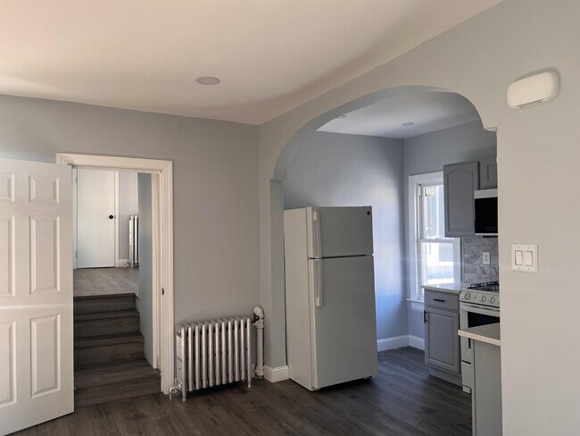 Photo - 7 Beacon Ave Unit 2nd Floor