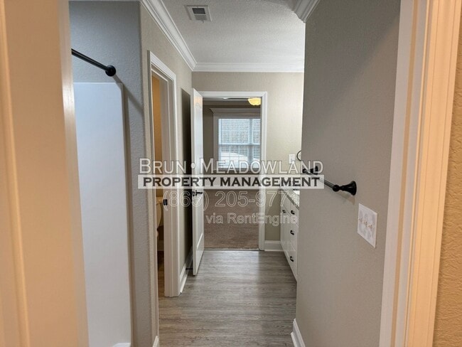 Photo - 3869 Doral Dr