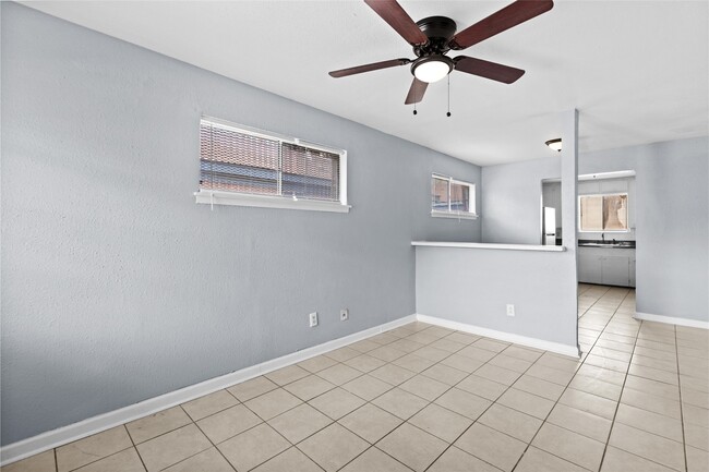 Photo - 5722 Pickfair St