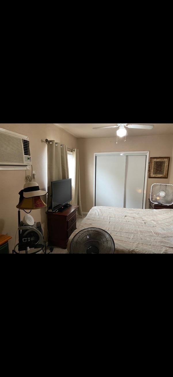 516 W D St