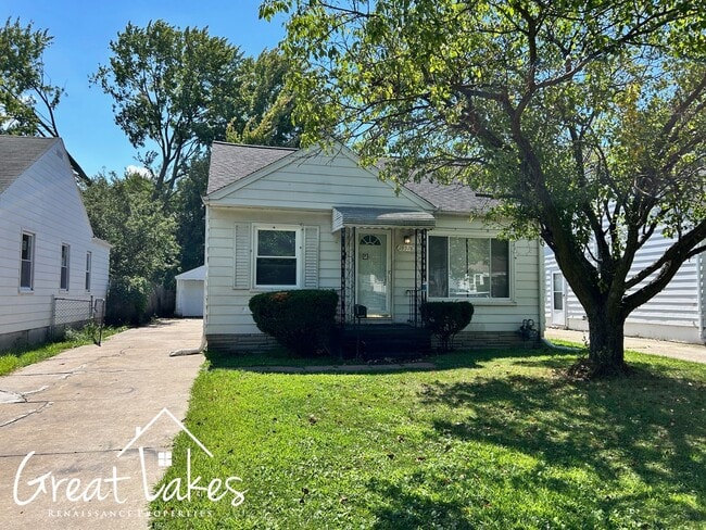 Building Photo - Lovely 3 Bedroom 2 Bathroom now available ... Rental
