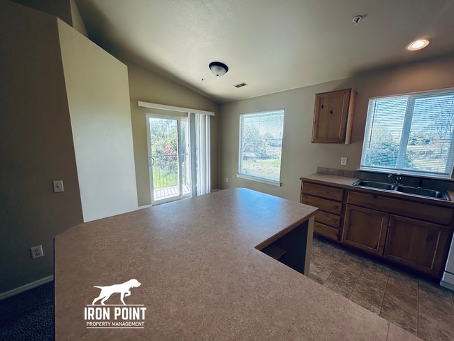 Photo - 2107WHISPERINGWILLOW Unit #201