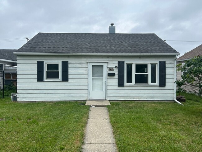 2 Bedroom House-Available Now! - 2 Bedroom House-Available Now!