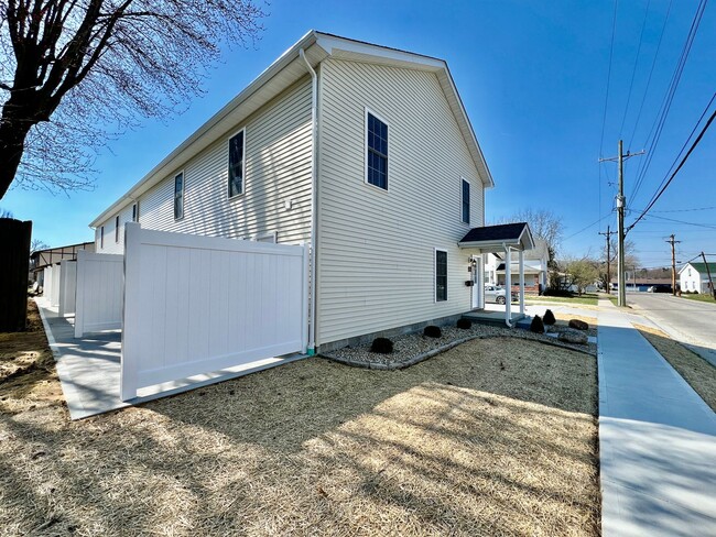 Photo - Pearl of a new construction home Batesvill...