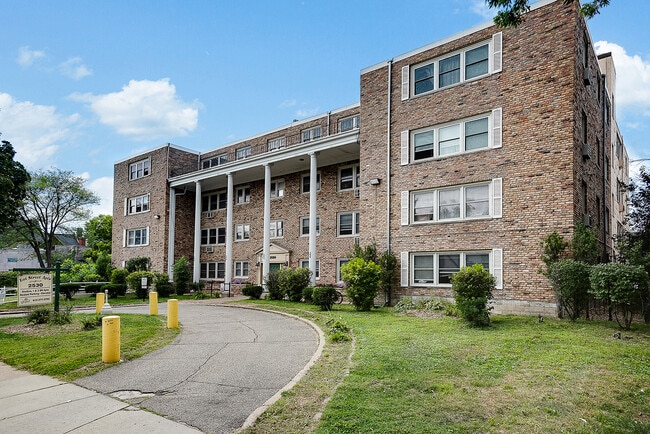 Building Photo - Eat Street Apartments
