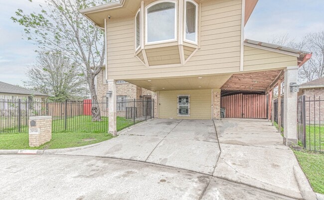 Photo - 10126 Rosbrook Dr