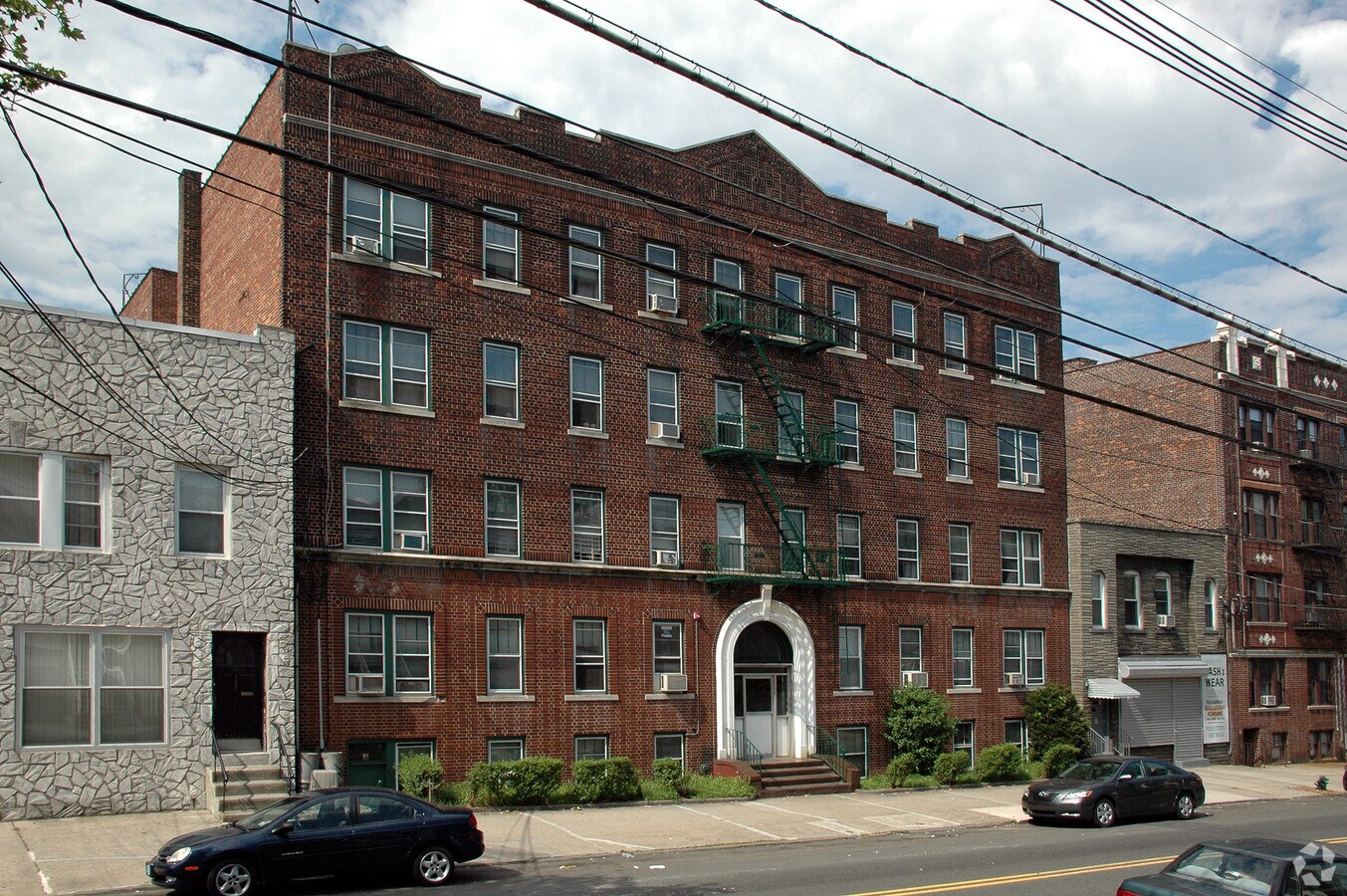 Photo - 169-171 Manhattan Ave