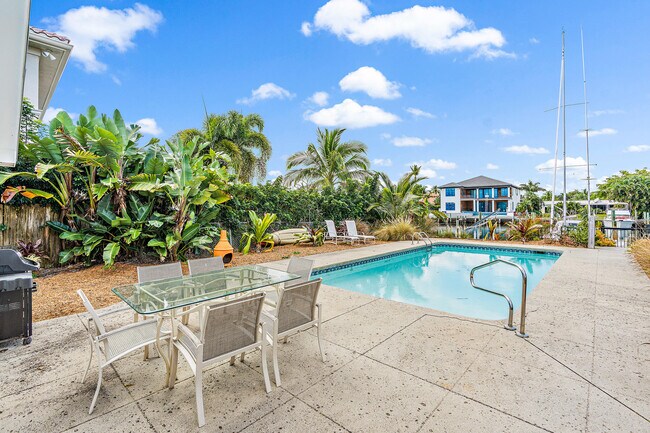 Photo - 733 Waterway Dr
