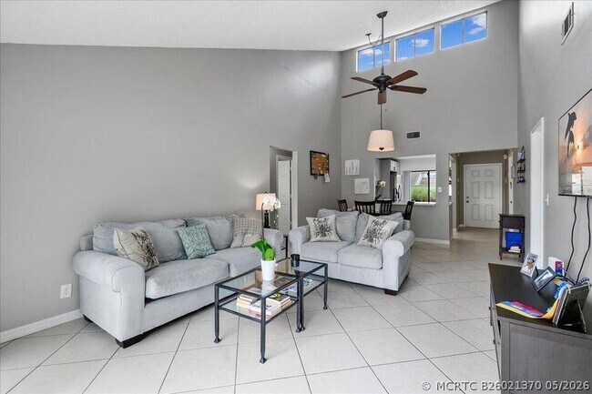 12875 Spinnaker Ln
