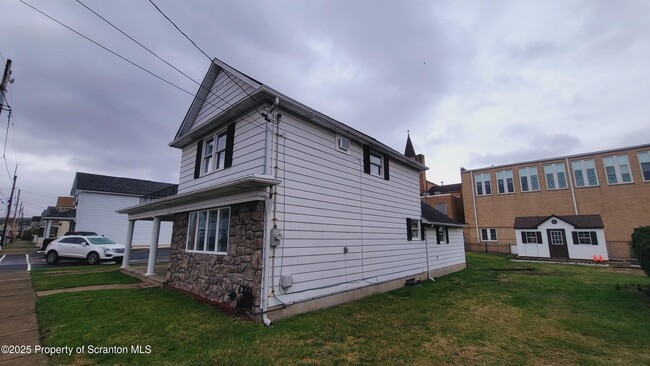 Photo - 114 Dickson St