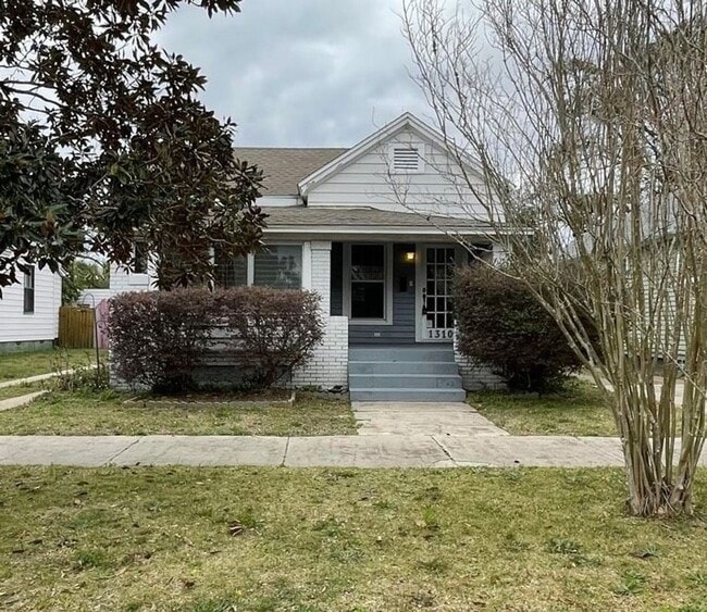 Building Photo - Pensacola - East Hill - 2 Bedroom, 1 Bathroom