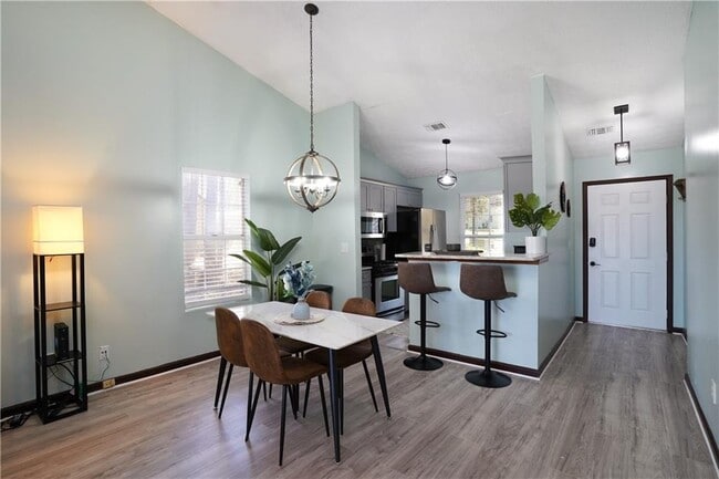 Building Photo - 5444 Glen Haven Dr